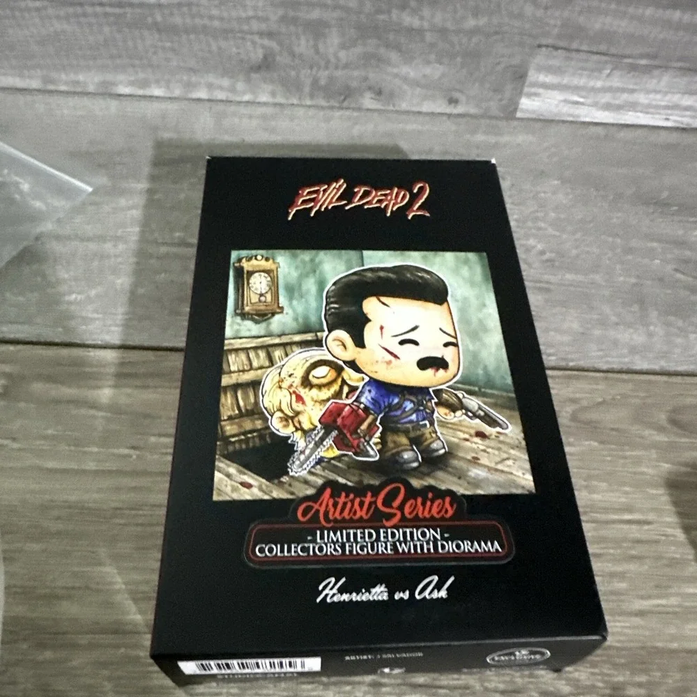 Evil Dead 2 Artist Series Ash vs Henrietta Limited‎ Edition Loot Crate Figure